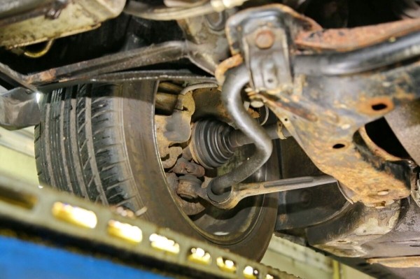 Audi 200 Quattro в руках брестчанина: «Купил за $1 350, а потратил в несколько раз больше» Audi 200 Quattro в руках брестчанина: «Купил за $1 350, а потратил в несколько раз больше»