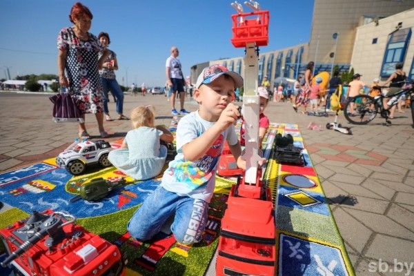 В Бресте открыли ЧМ по пожарно-спасательному спорту В Бресте открыли ЧМ по пожарно-спасательному спорту