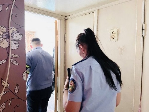 Инспекторы внезапно пришли домой к водителям, забывшим заплатить штраф, и арестовали их имущество Инспекторы внезапно пришли домой к водителям, забывшим заплатить штраф, и арестовали их имущество