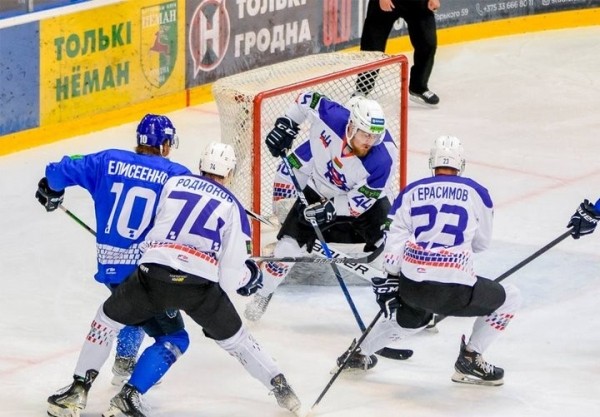 Хоккейный клуб «Брест» проиграл в полуфинале «Витебску» Хоккейный клуб «Брест» проиграл в полуфинале «Витебску»