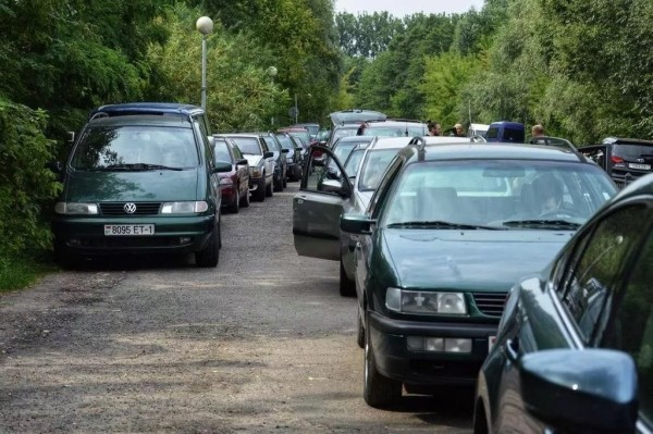 Очередь уменьшилась в 10 раз: легко ли сейчас выехать в Польшу Очередь уменьшилась в 10 раз: легко ли сейчас выехать в Польшу