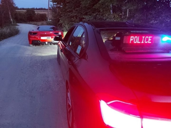 В Польше белоруса на Ferrari оштрафовали на 5 тысяч злотых (около 1 тысячи долларов)