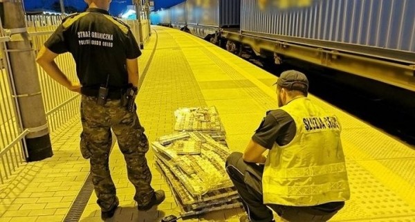 В Тересполе задержали партию контрабандных белорусских сигарет В Тересполе задержали партию контрабандных белорусских сигарет