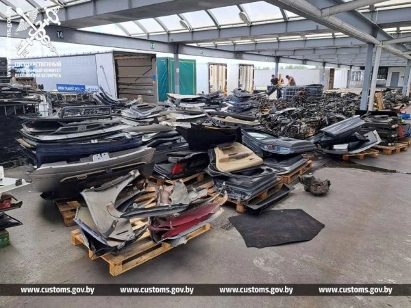 Автозапчасти б/у на сумму свыше 28 тысяч рублей пытались незаконно переместить через пункт пропуска «Козловичи»