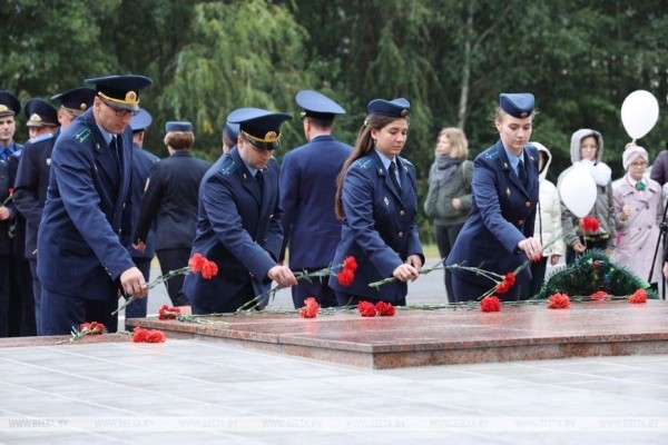 В Брестском районе сегодня почтили память 54 жертв Домачевской трагедии В Брестском районе сегодня почтили память 54 жертв Домачевской трагедии