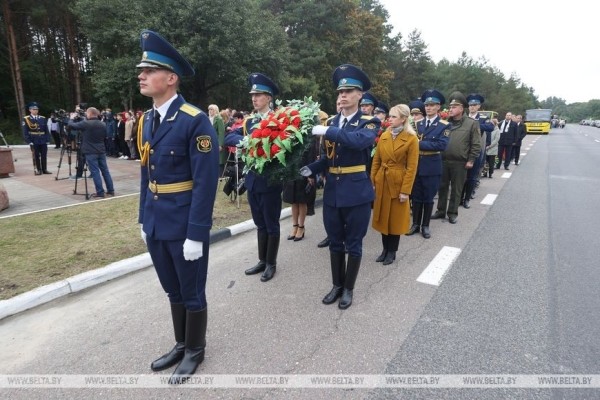 В Брестском районе сегодня почтили память 54 жертв Домачевской трагедии В Брестском районе сегодня почтили память 54 жертв Домачевской трагедии