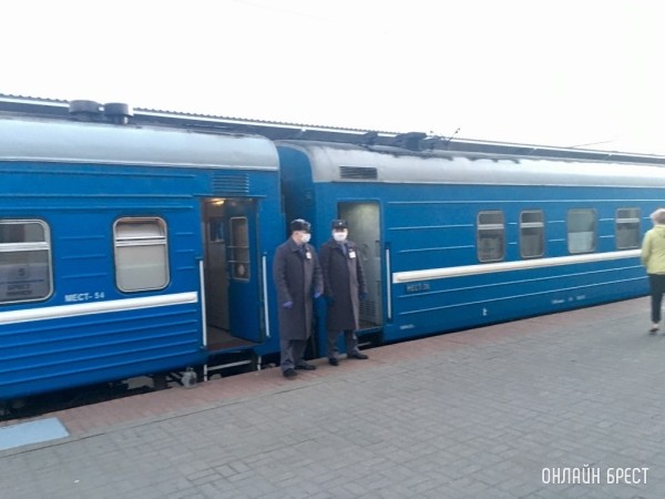 С какого возраста дети могут ездить в поездах без взрослых? С какого возраста дети могут ездить в поездах без взрослых?