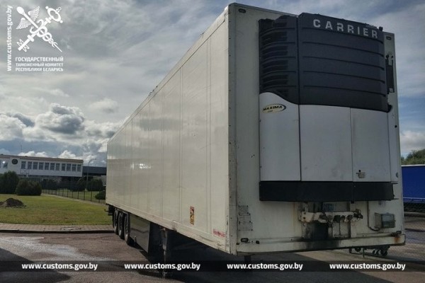 Два полуприцепа к фурам из Польши и Италии могут конфисковать. Что нашли на таможне в Бресте?