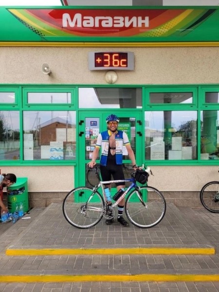 Медик из Кобрина купил велосипед, чтобы ездить на работу, а вскоре проехал марафон на 600 километров Медик из Кобрина купил велосипед, чтобы ездить на работу, а вскоре проехал марафон на 600 километров