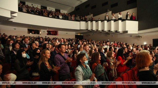 Спектаклем «Не покидай меня» открылся фестиваль «Белая Вежа» в Бресте Спектаклем «Не покидай меня» открылся фестиваль «Белая Вежа» в Бресте