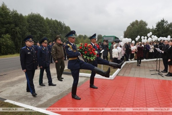 В Брестском районе сегодня почтили память 54 жертв Домачевской трагедии В Брестском районе сегодня почтили память 54 жертв Домачевской трагедии