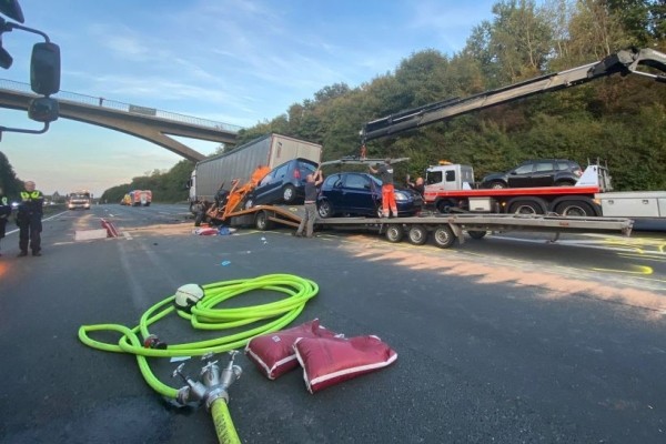 В Германии в грузовик белоруса врезался автовоз В Германии в грузовик белоруса врезался автовоз