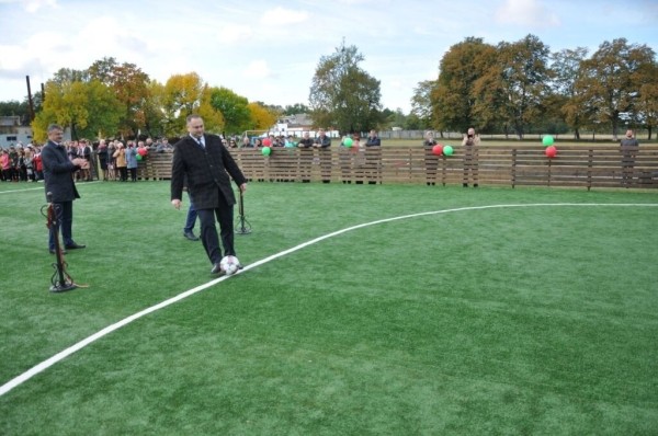 В Дрогичинском районе тожественно открыли мини-футбольную площадку