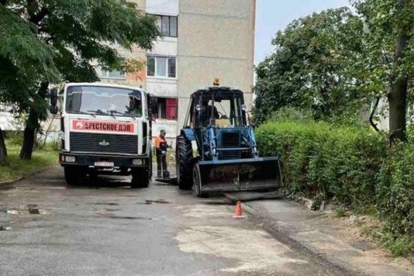 В Бресте продолжается благоустройство дворовых территорий В Бресте продолжается благоустройство дворовых территорий