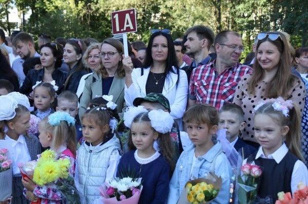 Самые популярные элементы школьной формы в Беларуси назвал министр