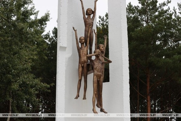 В Брестском районе сегодня почтили память 54 жертв Домачевской трагедии В Брестском районе сегодня почтили память 54 жертв Домачевской трагедии