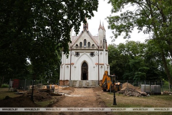 Реставрация каплицы-усыпальницы рода Ожешко в Дрогичинском районе вызывает интерес у туристов Реставрация каплицы-усыпальницы рода Ожешко в Дрогичинском районе вызывает интерес у туристов