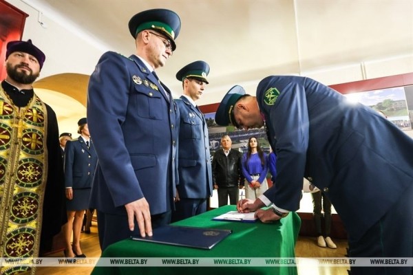 Новобранцы таможни приняли присягу в Брестской крепости Новобранцы таможни приняли присягу в Брестской крепости