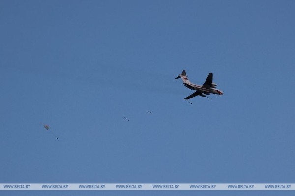 Ночное десантирование на полигоне Брестский Ночное десантирование на полигоне Брестский