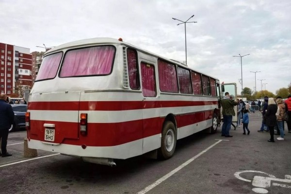 Житель Бреста рассказал, как восстанавливает пассажирский автобус времен СССР Житель Бреста рассказал, как восстанавливает пассажирский автобус времен СССР
