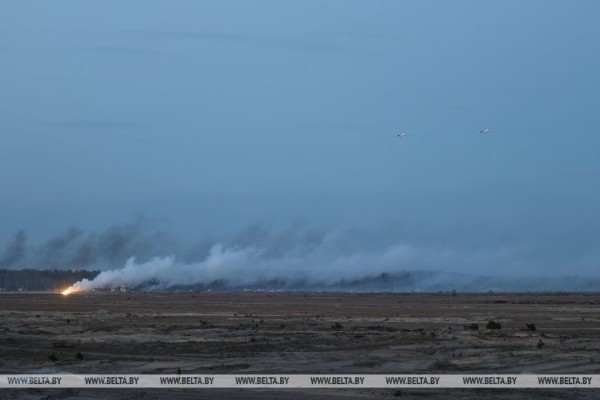 Ночное десантирование на полигоне Брестский Ночное десантирование на полигоне Брестский