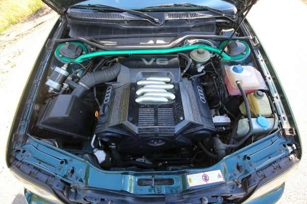 «Дедушка никого к машине не подпускал». История Audi A6 (С4), которая в семье белорусов уже 15 лет «Дедушка никого к машине не подпускал». История Audi A6 (С4), которая в семье белорусов уже 15 лет