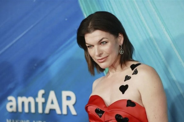 Как выглядят кинозвезды из 1990-х, от которых мы фанатели