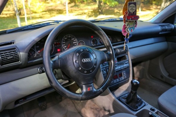 «Дедушка никого к машине не подпускал». История Audi A6 (С4), которая в семье белорусов уже 15 лет «Дедушка никого к машине не подпускал». История Audi A6 (С4), которая в семье белорусов уже 15 лет