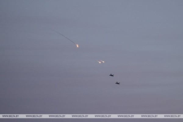 Ночное десантирование на полигоне Брестский Ночное десантирование на полигоне Брестский