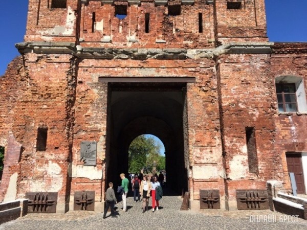 Юго-западную казарму в Брестской крепости планируют реконструировать и создать арт-пространство