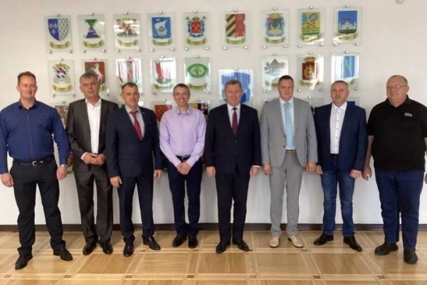 День отца отметили торжественным награждением многодетных пап в Брестском горисполкоме День отца отметили торжественным награждением многодетных пап в Брестском горисполкоме