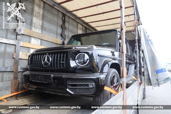 Шесть автомобилей премиум-класса задержали на таможне в Бресте. Что произошло?