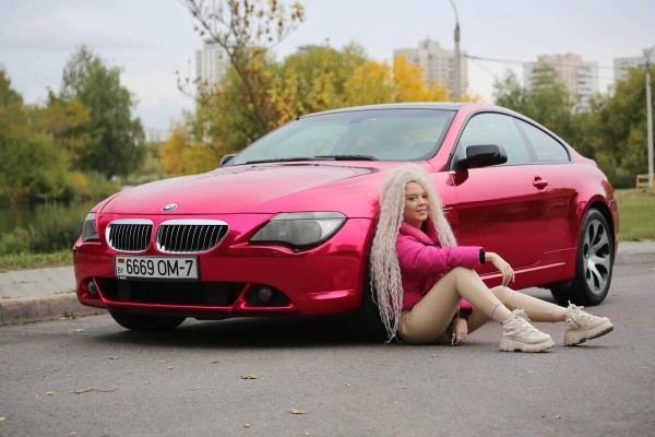 Минская «Барби» на розовом BMW 6-series: «Плёнка обошлась в $1 000, и я ждала её месяц» Минская «Барби» на розовом BMW 6-series: «Плёнка обошлась в $1 000, и я ждала её месяц»