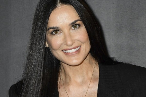 Как выглядят кинозвезды из 1990-х, от которых мы фанатели