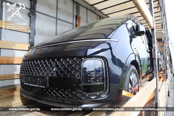 Шесть автомобилей премиум-класса задержали на таможне в Бресте. Что произошло?