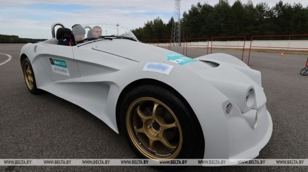 «Должен быть не очень дорогим». Гусаков рассказал, во сколько обойдется белорусский электромобиль