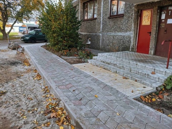 В Бресте продолжается ремонт дворовых территорий