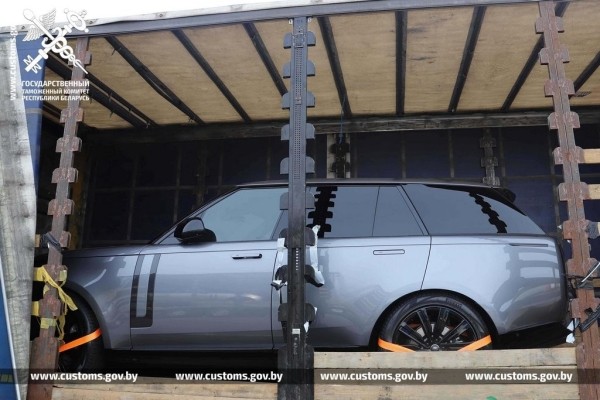 Шесть автомобилей премиум-класса задержали на таможне в Бресте. Что произошло?