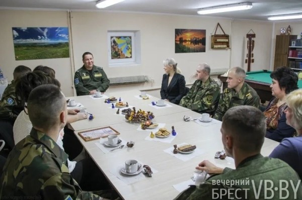 «Брестское небо надежно защищено». Воины-ракетчики 115 ЗРП пригласили в гости мам