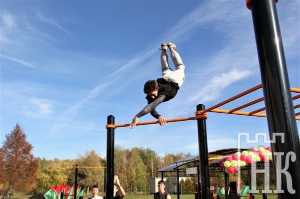 Воркаут-площадку открыли в Беловежском Воркаут-площадку открыли в Беловежском