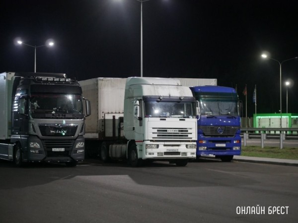 Автоперевозчики ЕС могут оформить с 10 октября разрешение на перевозку грузов по Беларуси Автоперевозчики ЕС могут оформить с 10 октября разрешение на перевозку грузов по Беларуси