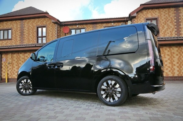 «Растаможка – 25 000 евро!» Белорус привез дизельный Hyundai Staria. Что за он? «Растаможка – 25 000 евро!» Белорус привез дизельный Hyundai Staria. Что за он?