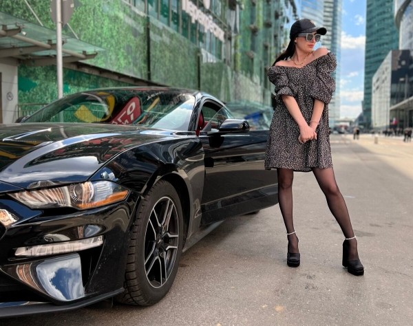 «Три года копила!» Блогер из Беларуси купила Ford Mustang, а теперь мечтает о машине в пять раз дороже «Три года копила!» Блогер из Беларуси купила Ford Mustang, а теперь мечтает о машине в пять раз дороже