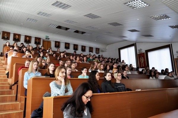 Семь девушек и один юноша поборются за титул лучшего студента Брестской области