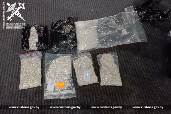 Водитель автобуса из Польши спрятал 380 изделий из серебра - в Бресте нашли Водитель автобуса из Польши спрятал 380 изделий из серебра - в Бресте нашли