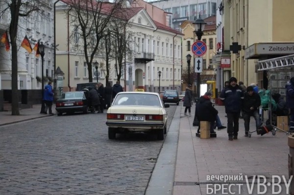 «ГДР» заходит в Брест. Шпионский детектив и джинсы-варёнки «ГДР» заходит в Брест. Шпионский детектив и джинсы-варёнки