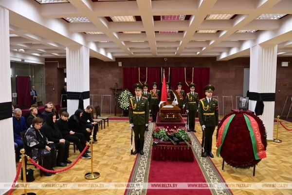 Церемония прощания с Владимиром Макеем Церемония прощания с Владимиром Макеем