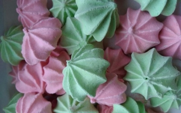 Печенье, драже, безе: какие сладости в Беларуси признаны опасными и почему