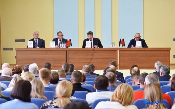 Губернатор Брестчины Юрий Шулейко представил нового руководителя птицефабрики «Дружба»