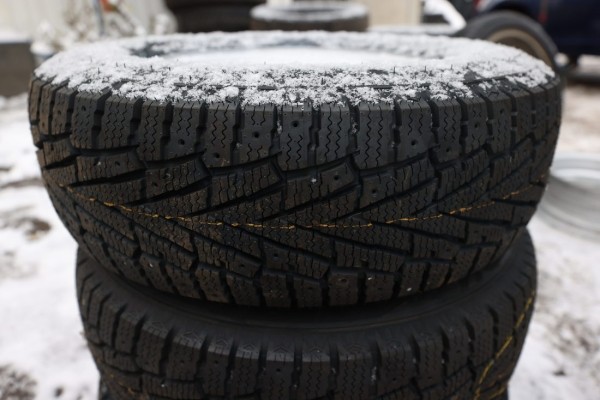 «А колеса не отвалятся?» Задаем глупые вопросы шиномонтажнику «А колеса не отвалятся?» Задаем глупые вопросы шиномонтажнику